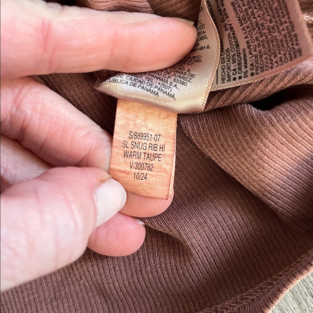 Old Navy | Snug Crop Tank Top - Picture 7 of 7